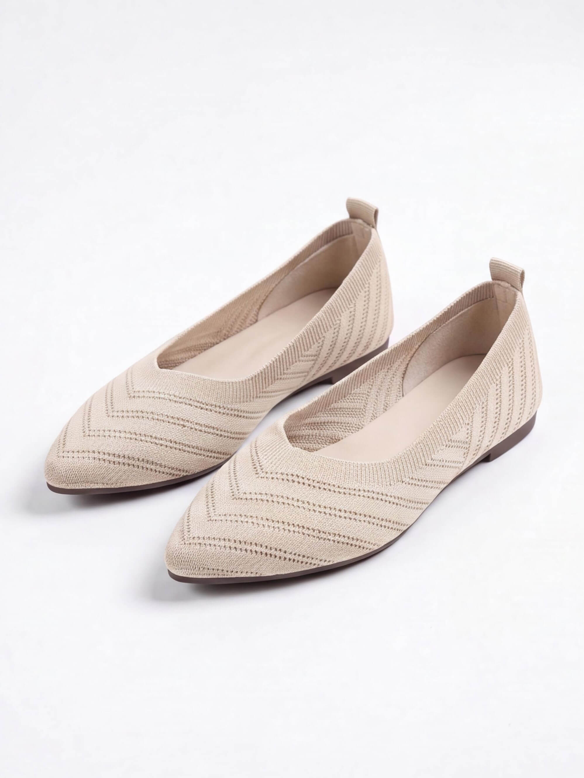 Women’s Textured Pointed-Toe Ballet Flats