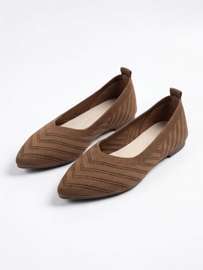 Women’s Textured Pointed-Toe Ballet Flats