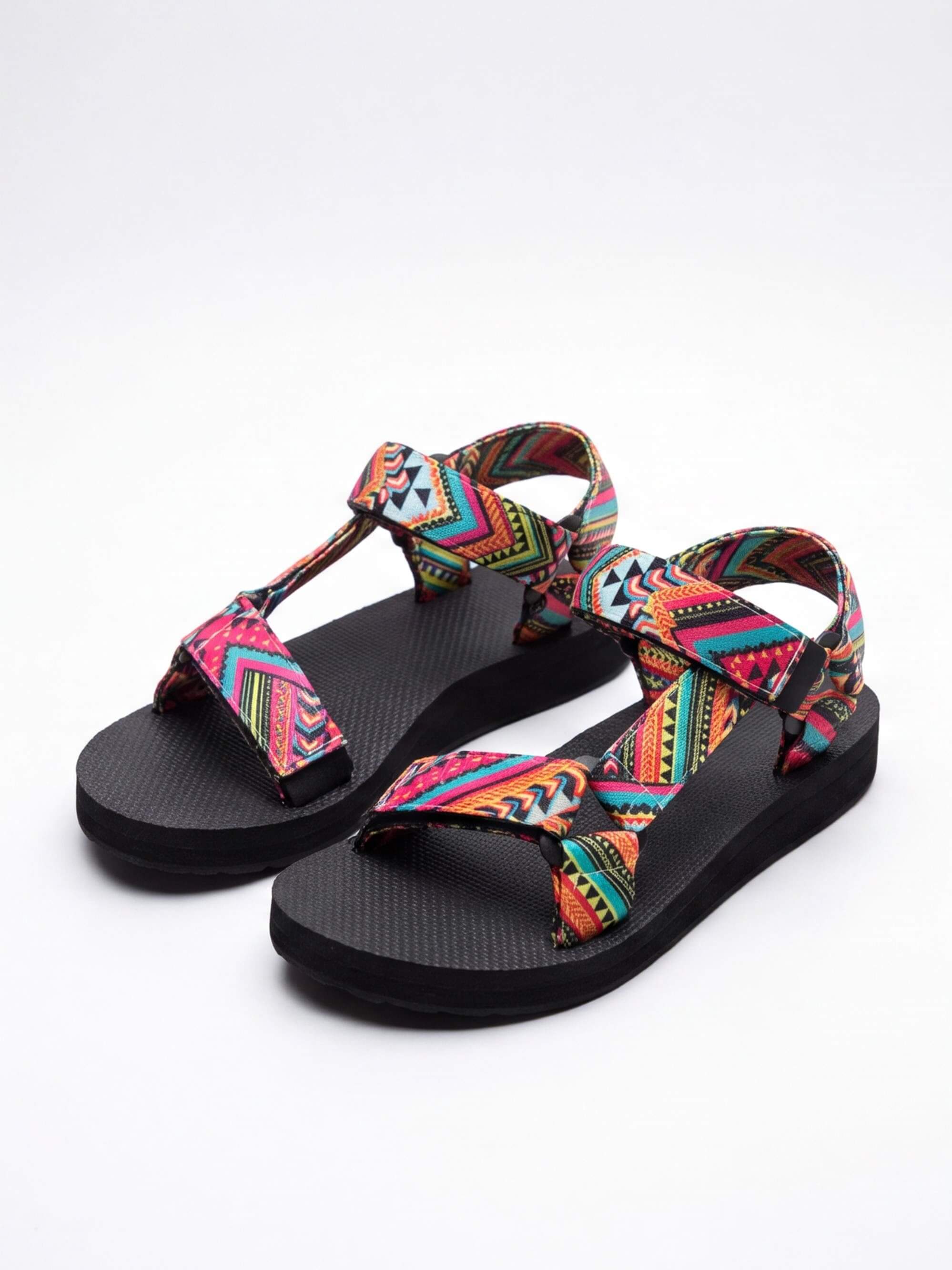 Women’s Patterned Strappy Flat Sandals