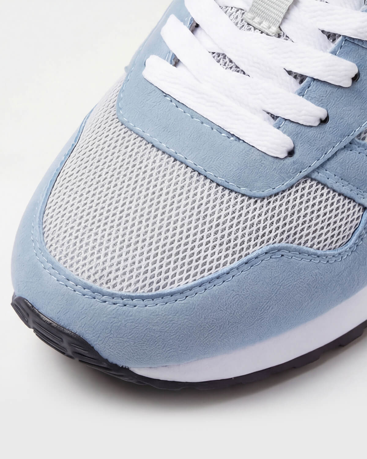 Women’s Low-Top Lace-Up Fashion Sneakers