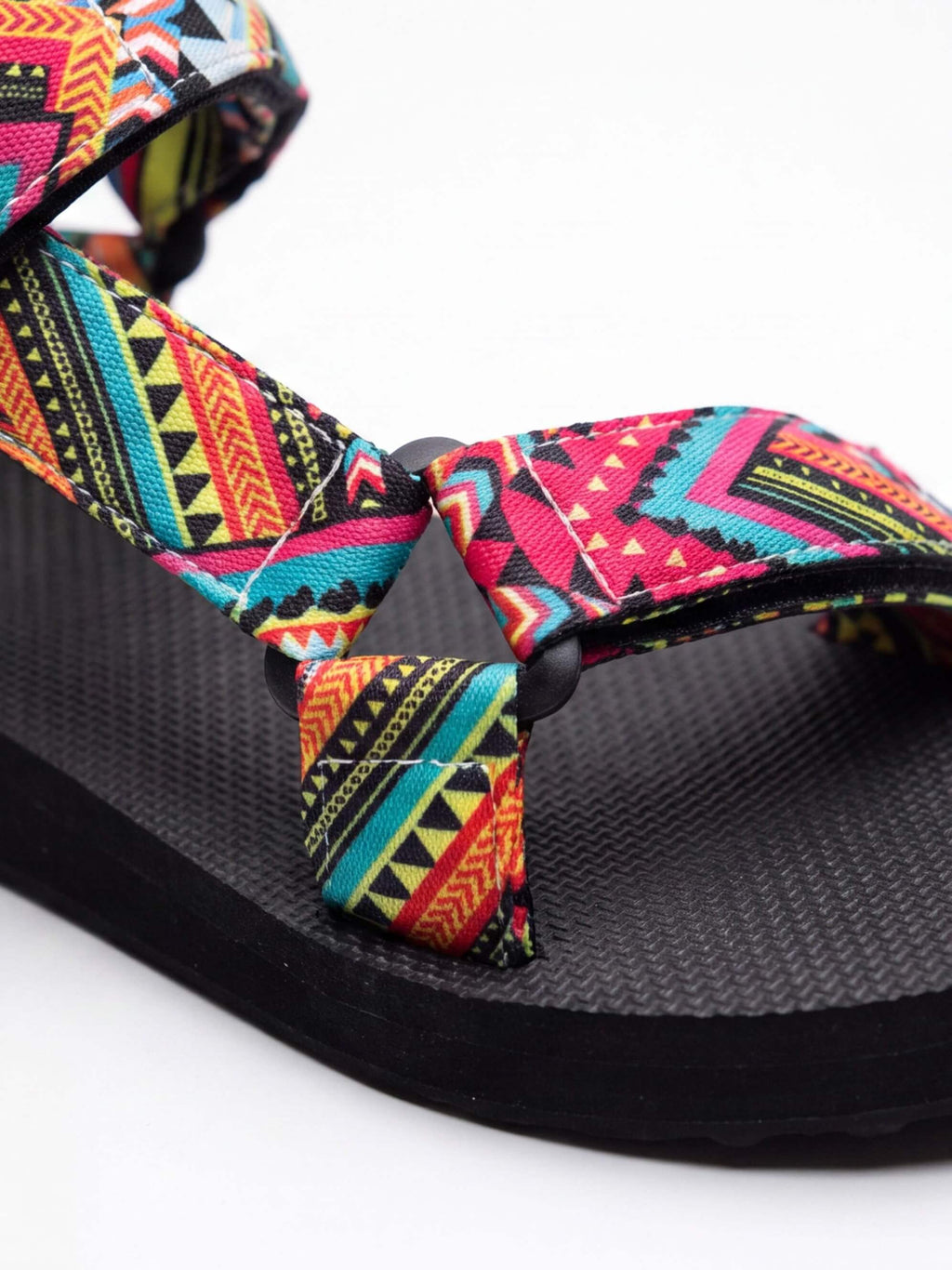 Women’s Patterned Strappy Flat Sandals