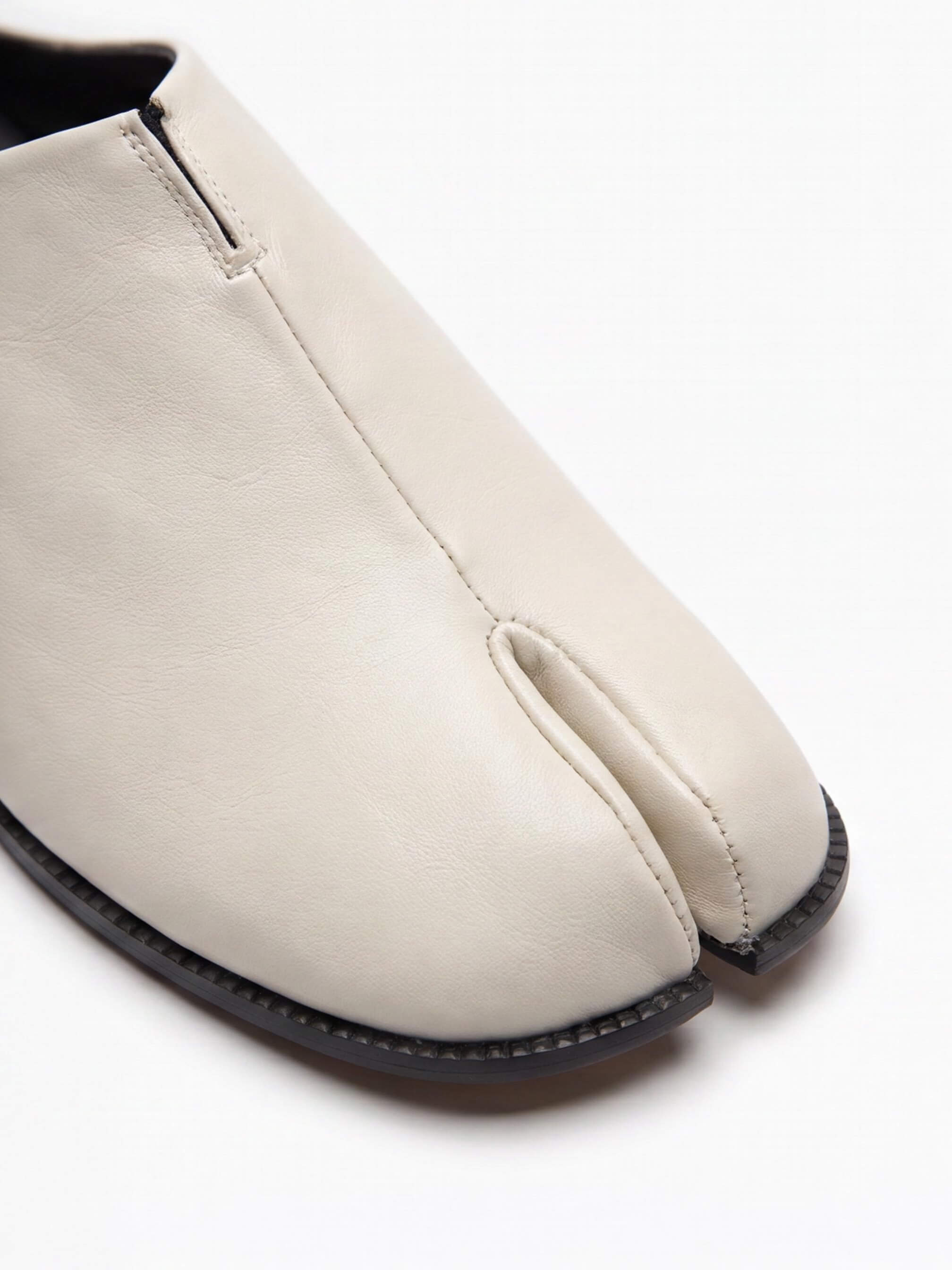 Women’s Split-Toe Flat Slip-On Mules