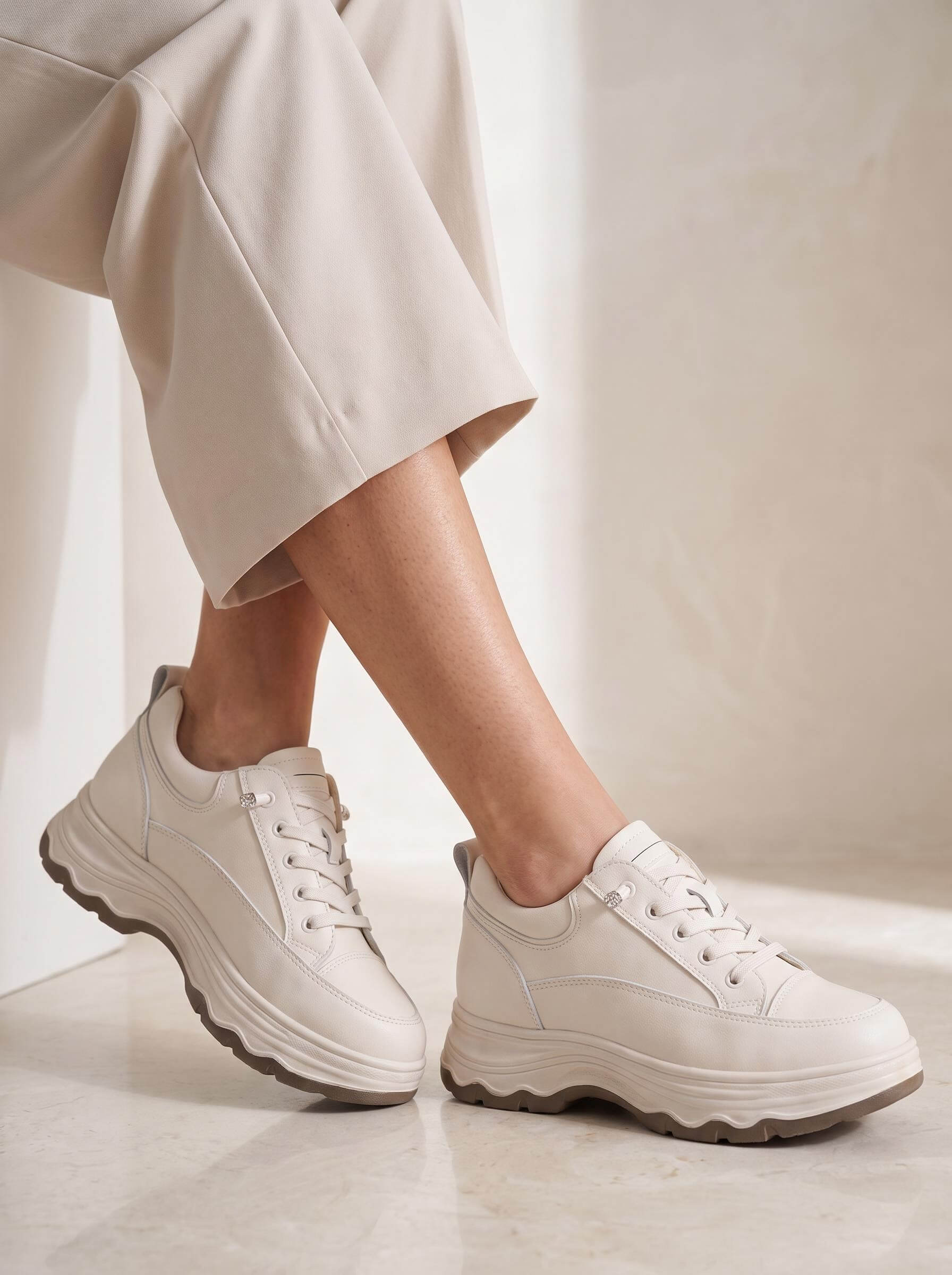 Women’s Sculpted-Sole Chunky Lace-Up Sneakers