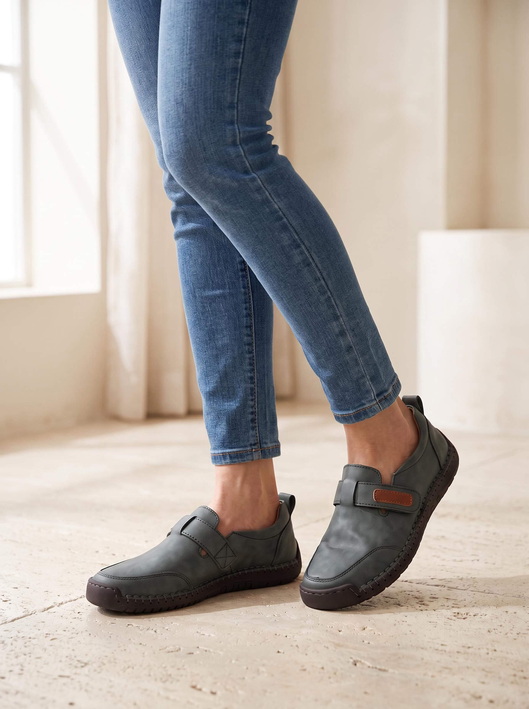 Women’s Stitched Moccasin-Style Loafers