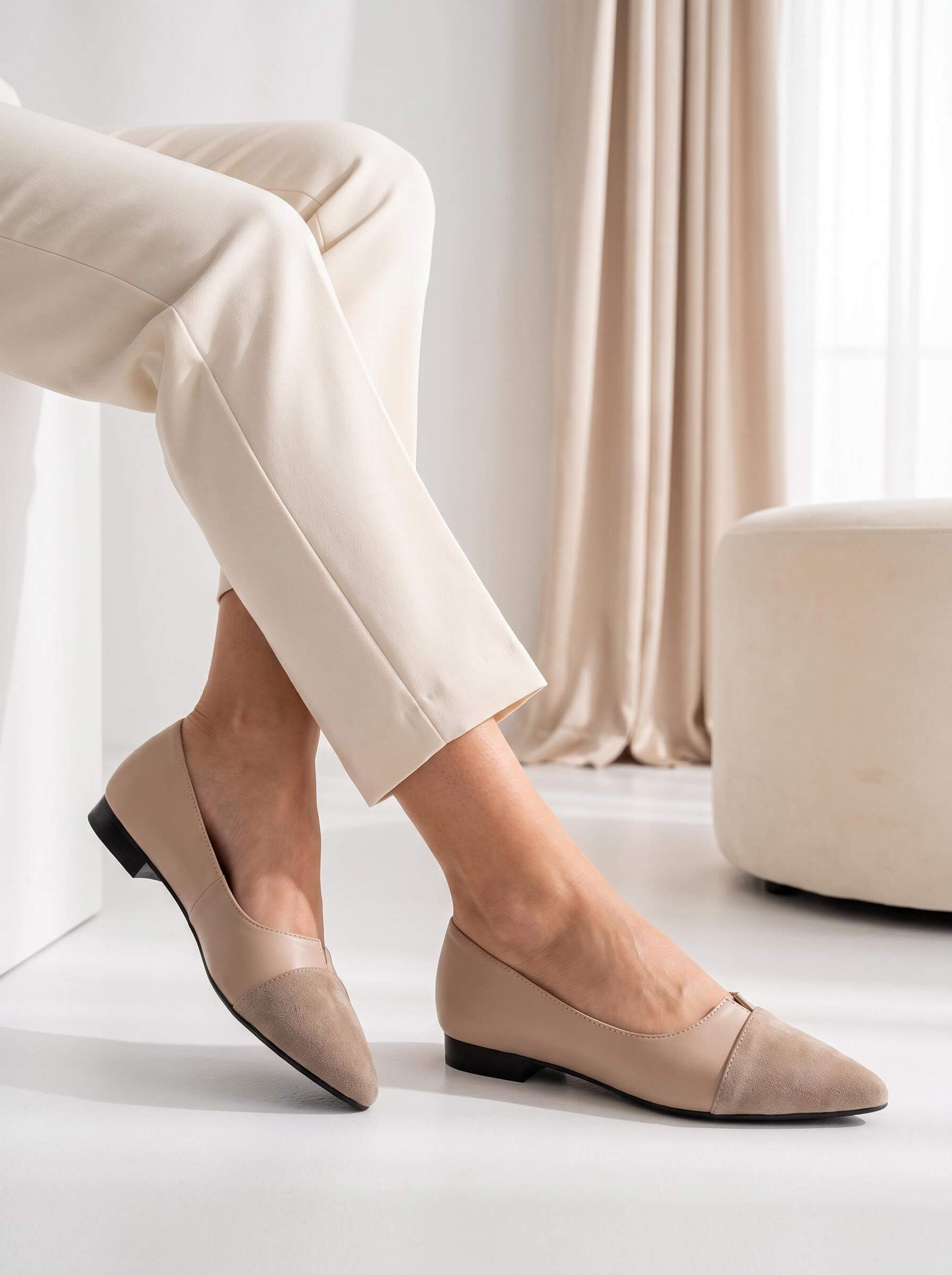 Women’s Two-Texture V-Cut Pointed Flats