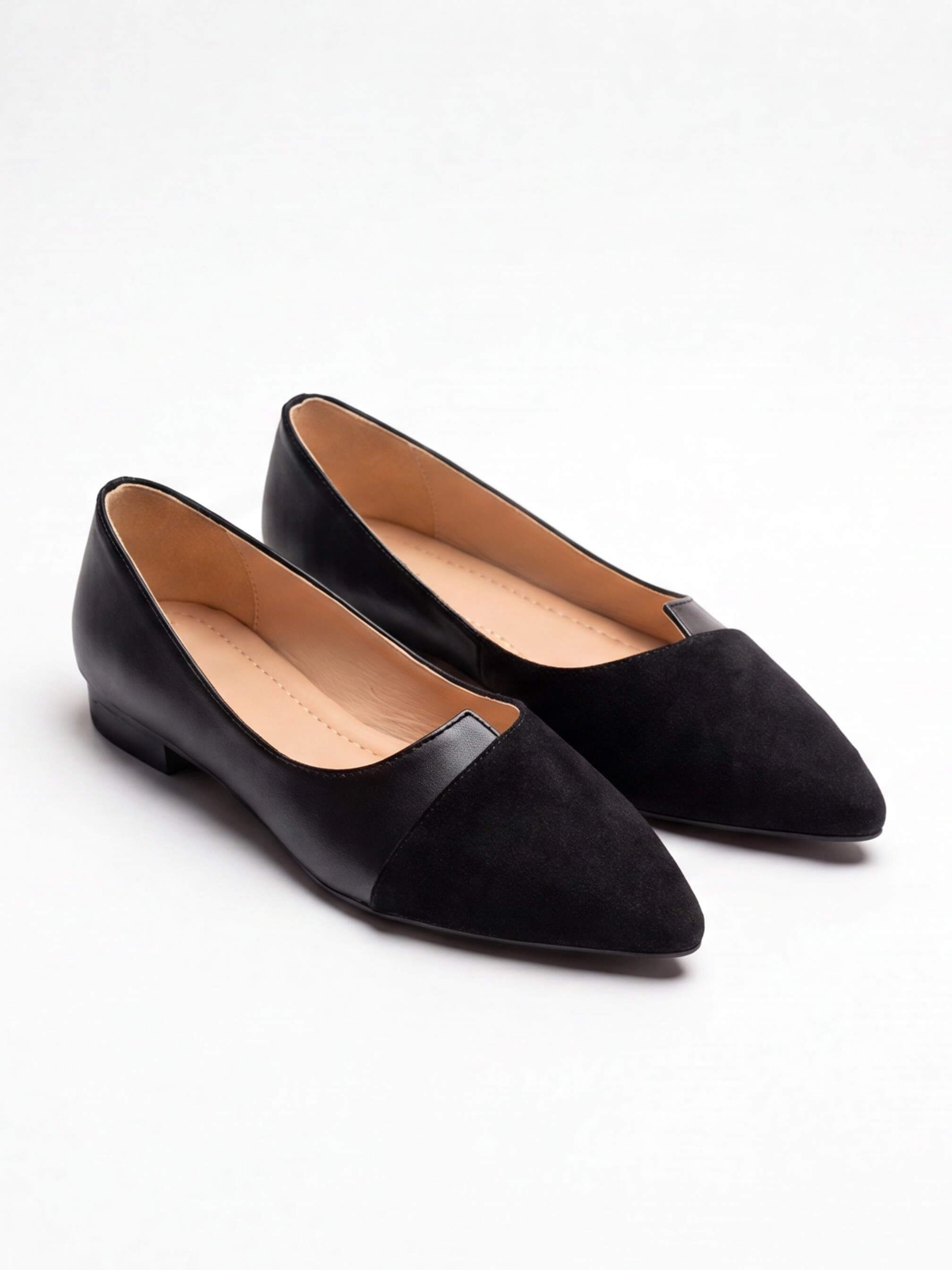 Women’s Two-Texture V-Cut Pointed Flats