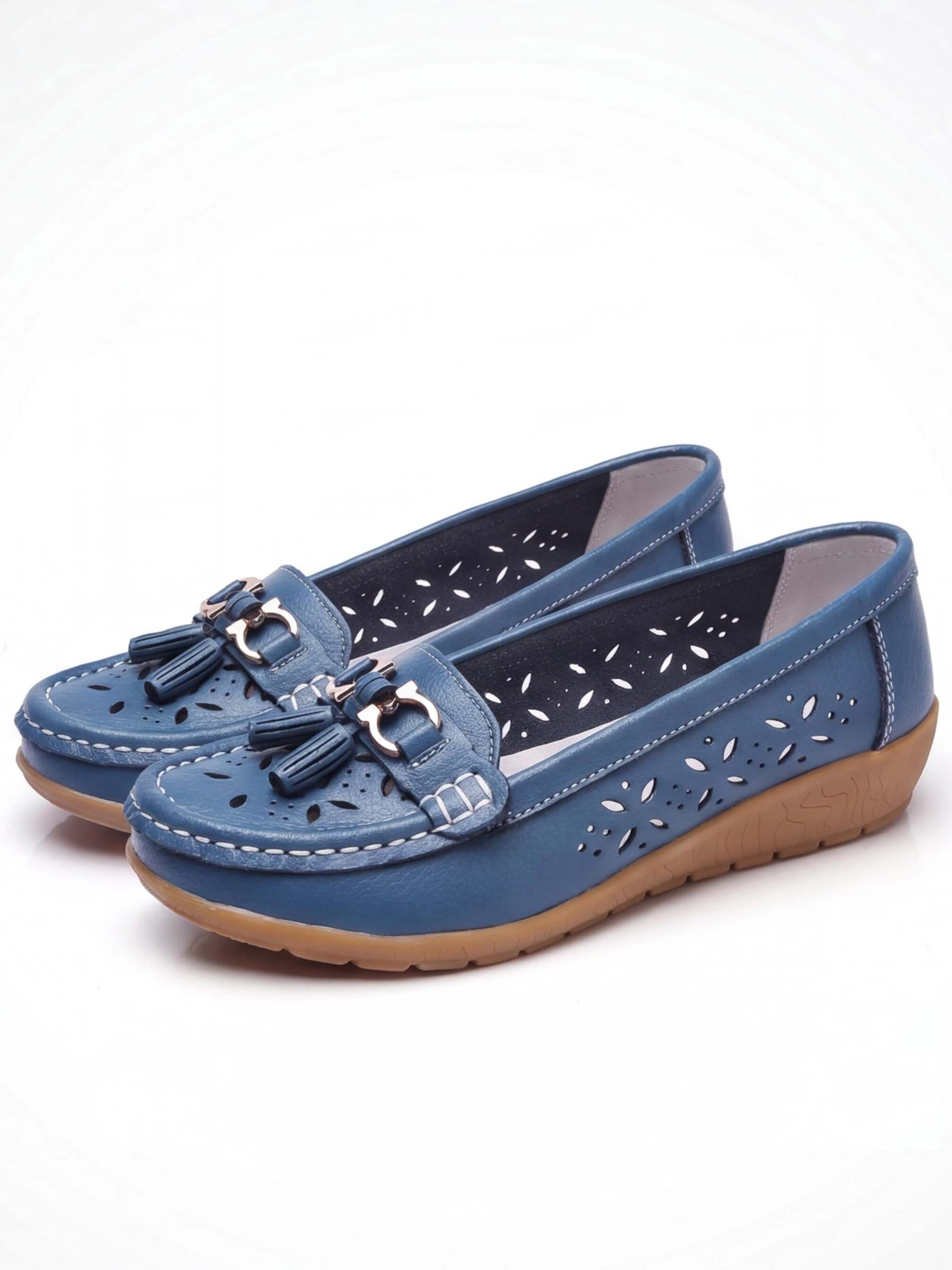 Women’s Perforated Tassel Comfort Loafers