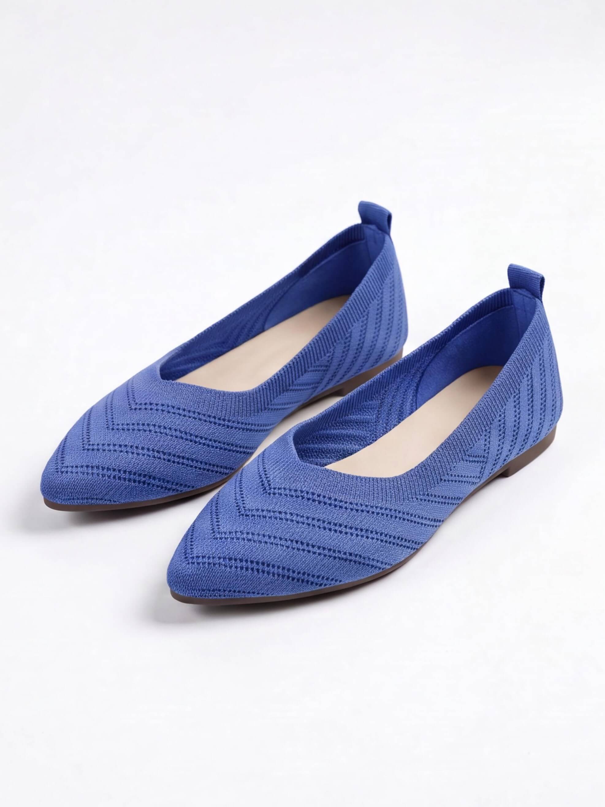 Women’s Textured Pointed-Toe Ballet Flats