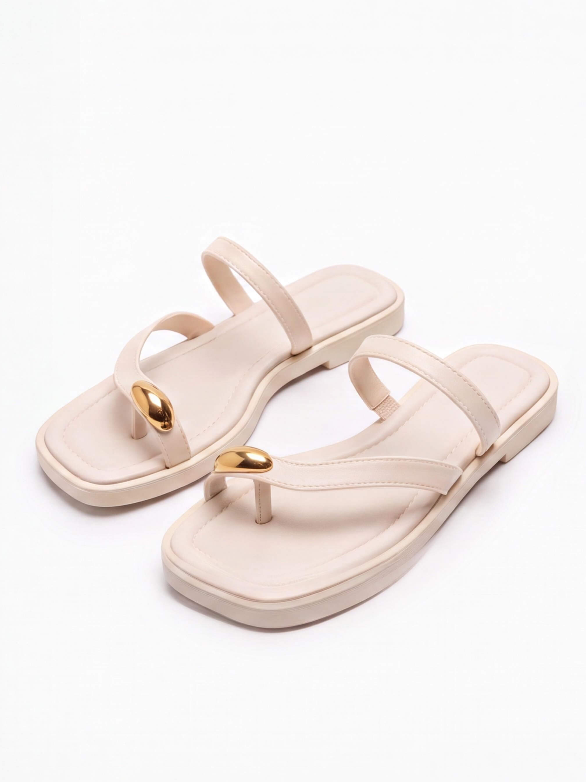 Women’s Chain-Detail Strappy Flat Sandals