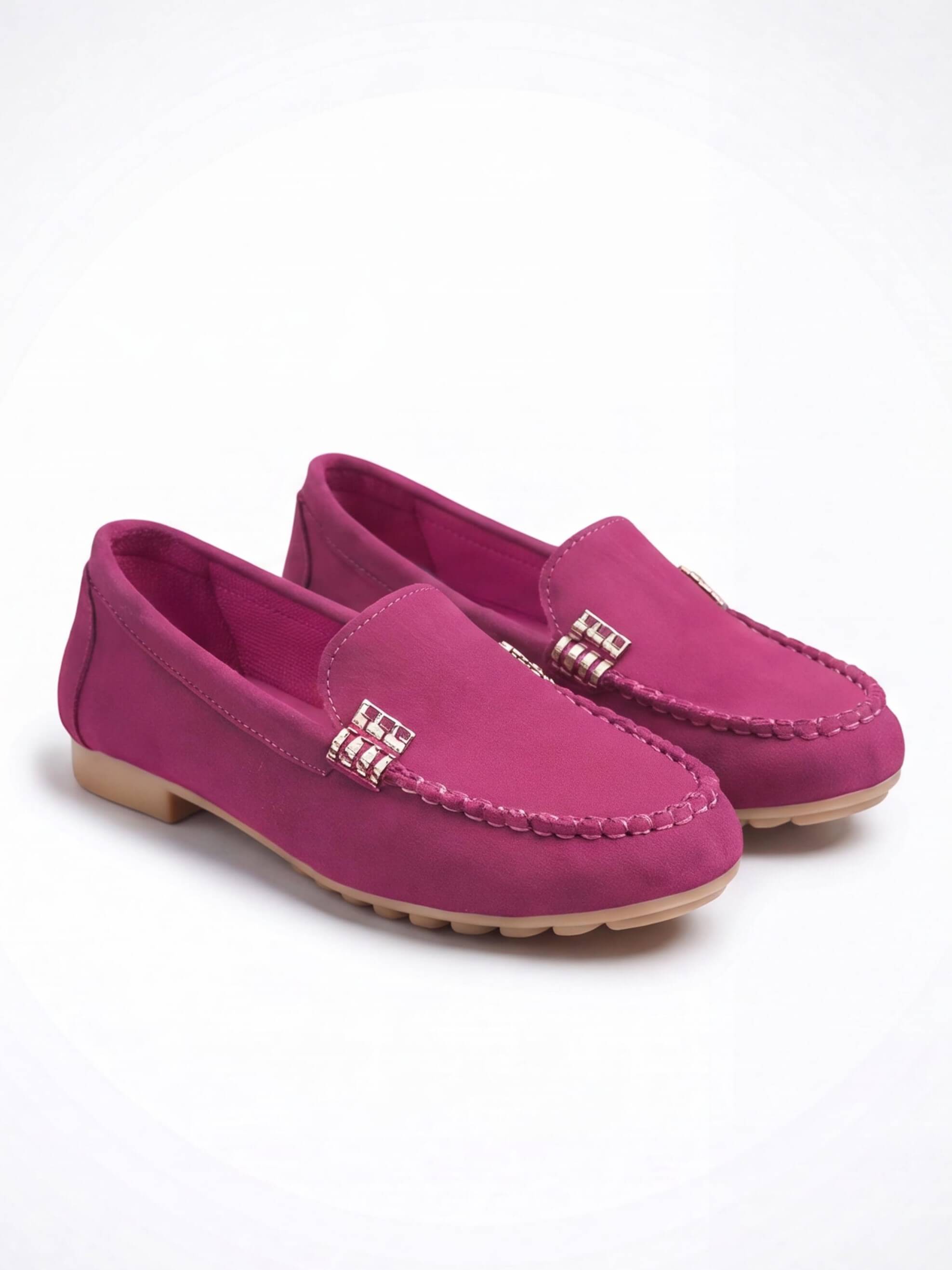 Women’s Frayed-Edge Moccasin Driving Loafers