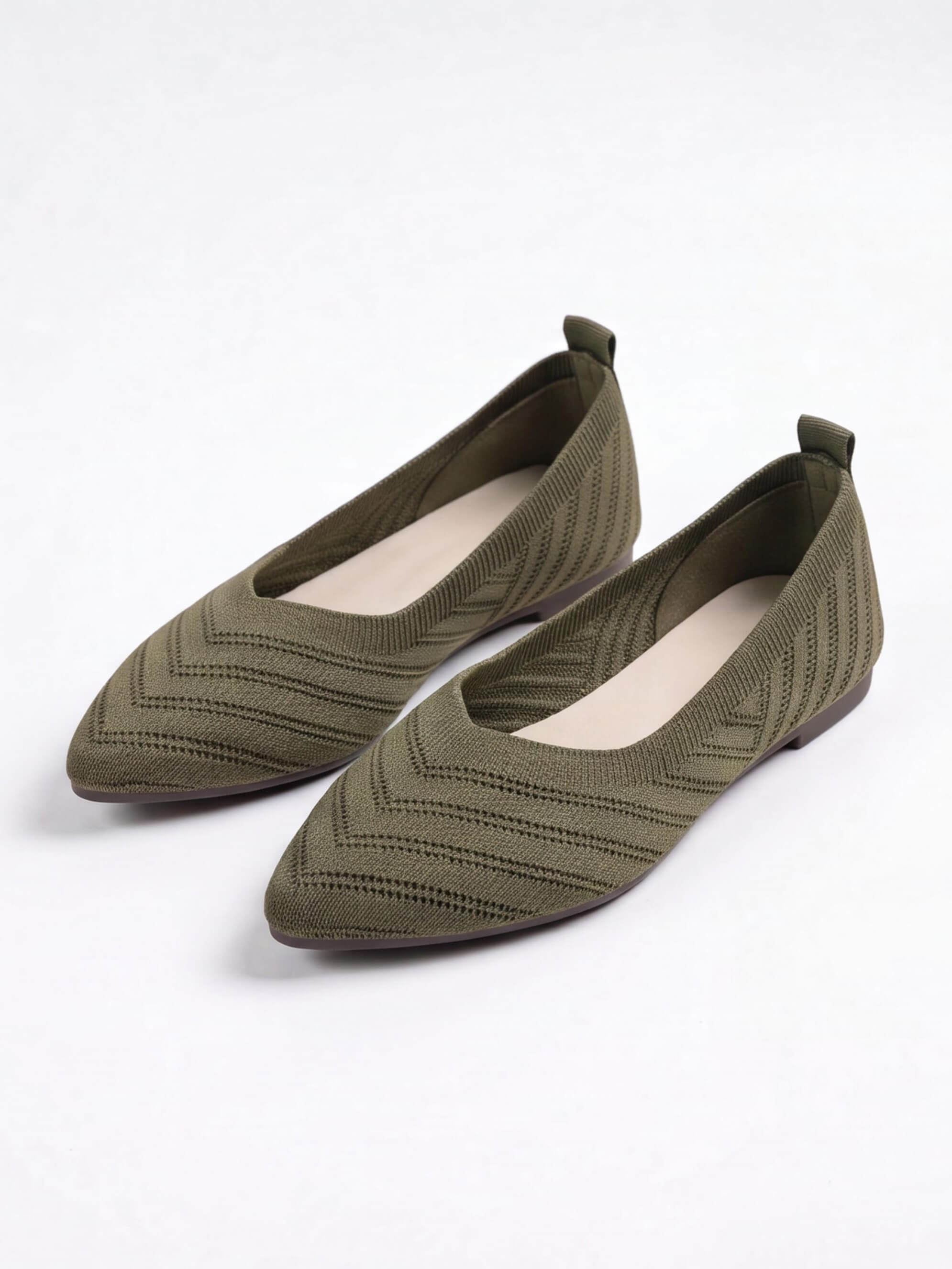Women’s Textured Pointed-Toe Ballet Flats