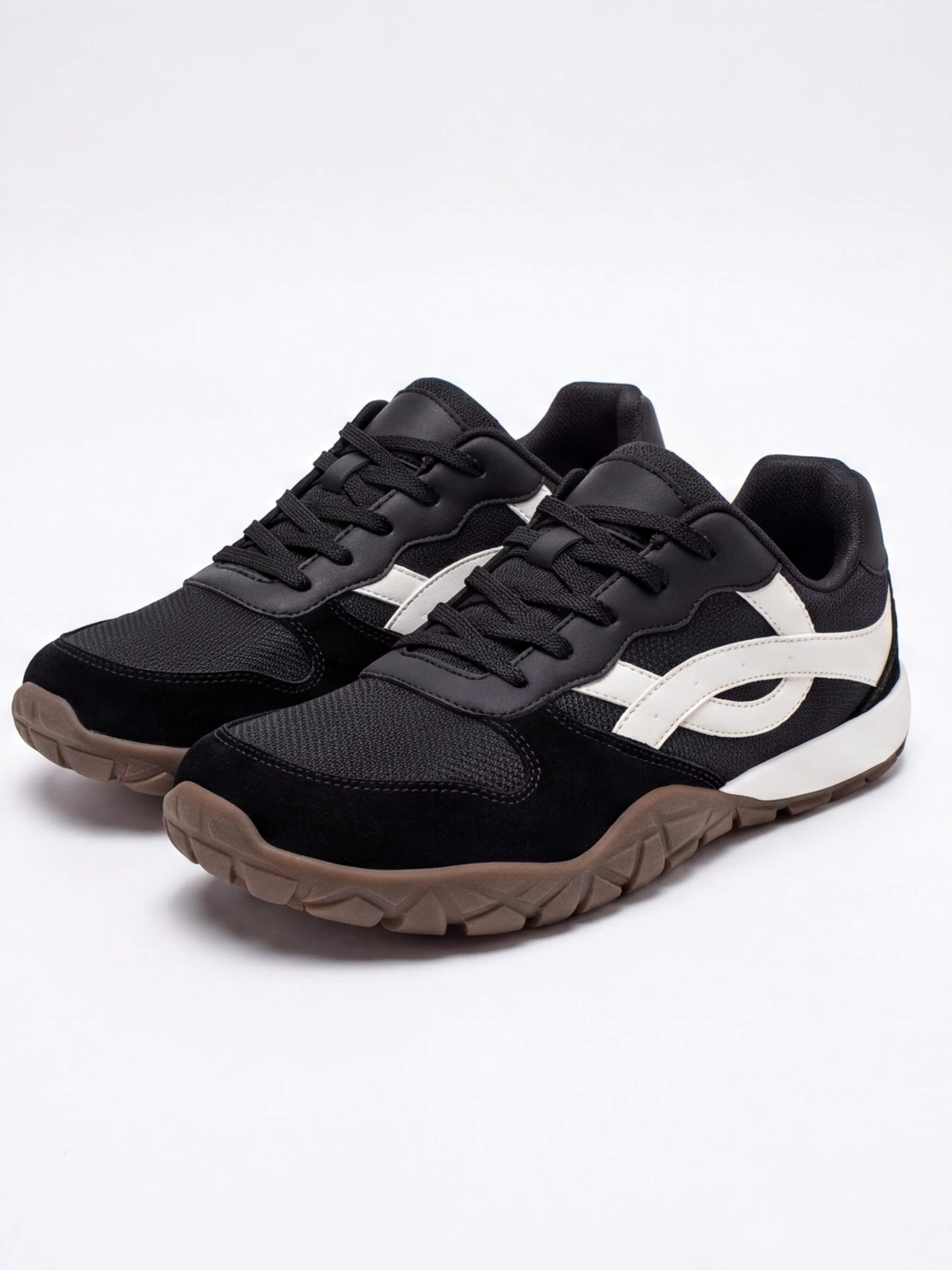 Women’s Retro Panelled Lace-Up Sneakers