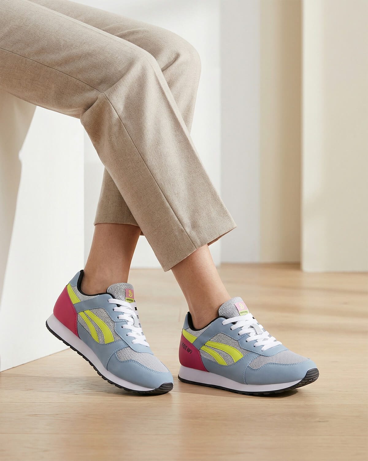 Women’s Low-Top Lace-Up Fashion Sneakers